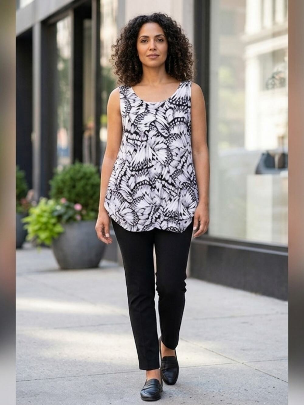 Chico's Black Graphic Lightweight Top Women Size 1